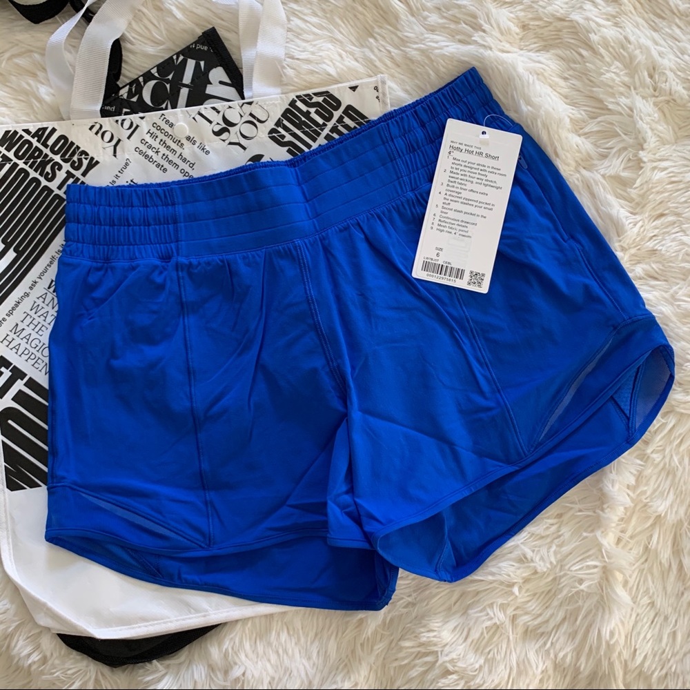 ❌SOLD❌Lululemon HOTTY HOT SHORT 4" high rise - Picture 1 of 4